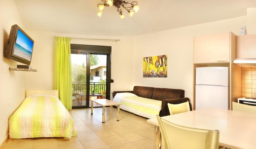 Avra Apartments Neos Marmaras Room photo
